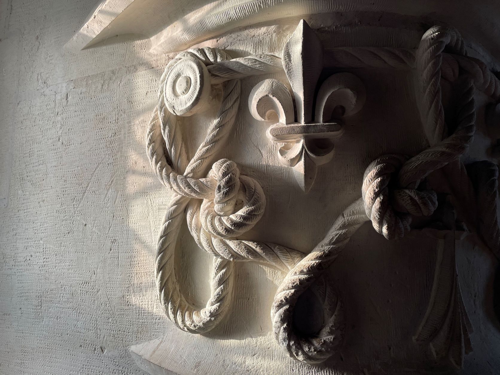 Détails architectural de la cheminée de la cordelière au  Château Royal d'Amboise