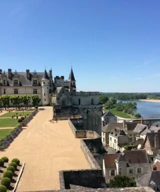 Vue depuis les terrasses de Naples dans le parc du Château Royal d'Amboise